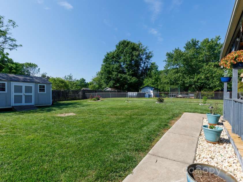 205 Wrentree Lane, Gastonia, NC 28056.  MLS# CAR4256679, YatesRealty ID 31798. 