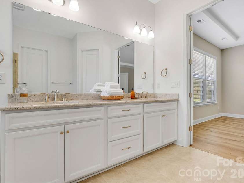 8091 Woodline Lane, Denver, NC 28037.  MLS# CAR4388004, YatesRealty ID 31799. 