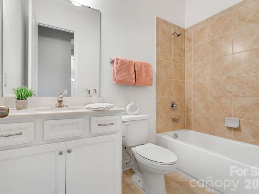 8091 Woodline Lane, Denver, NC 28037.  MLS# CAR4388004, YatesRealty ID 31799. 