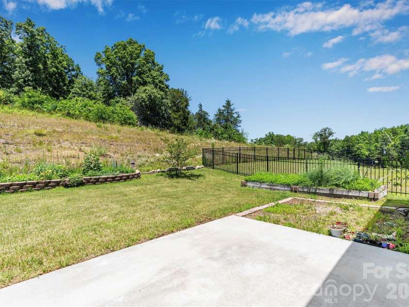 8091 Woodline Lane, Denver, NC 28037.  MLS# CAR4388004, YatesRealty ID 31799. 