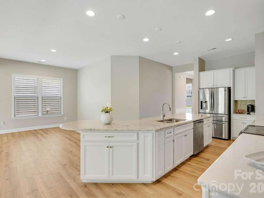 8091 Woodline Lane, Denver, NC 28037.  MLS# CAR4388004, YatesRealty ID 31799. Everyday Dining, Effortlessly Connected
