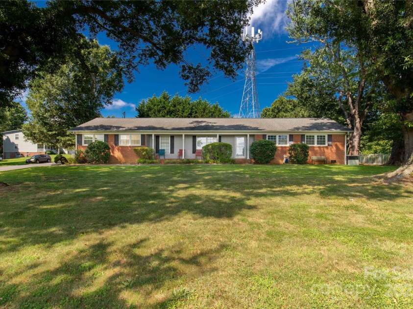 981 Ragin Lane, Rock Hill, SC 29732.  MLS# CAR4282745, YatesRealty ID 31799. 