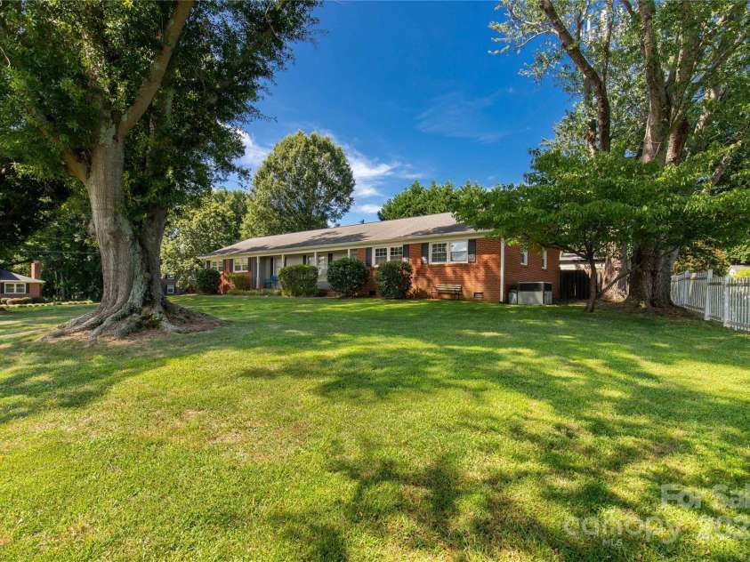 981 Ragin Lane, Rock Hill, SC 29732.  MLS# CAR4282745, YatesRealty ID 31799. 