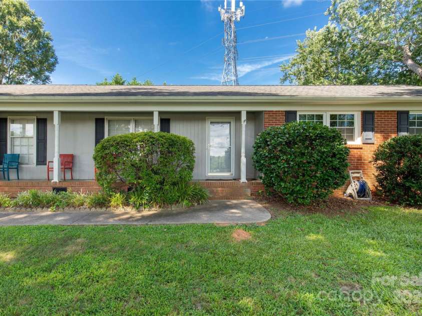 981 Ragin Lane, Rock Hill, SC 29732.  MLS# CAR4282745, YatesRealty ID 31799. 