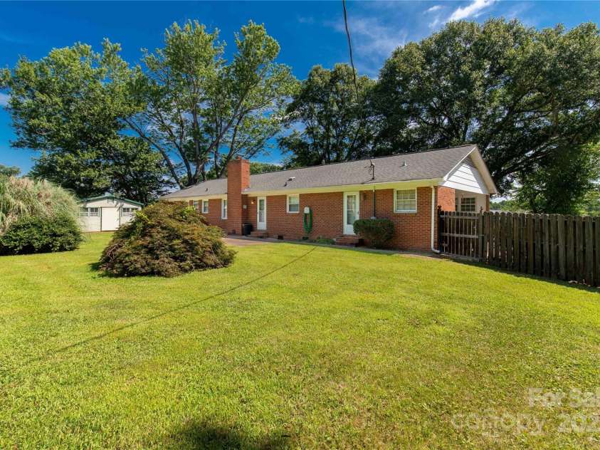 981 Ragin Lane, Rock Hill, SC 29732.  MLS# CAR4282745, YatesRealty ID 31799. 