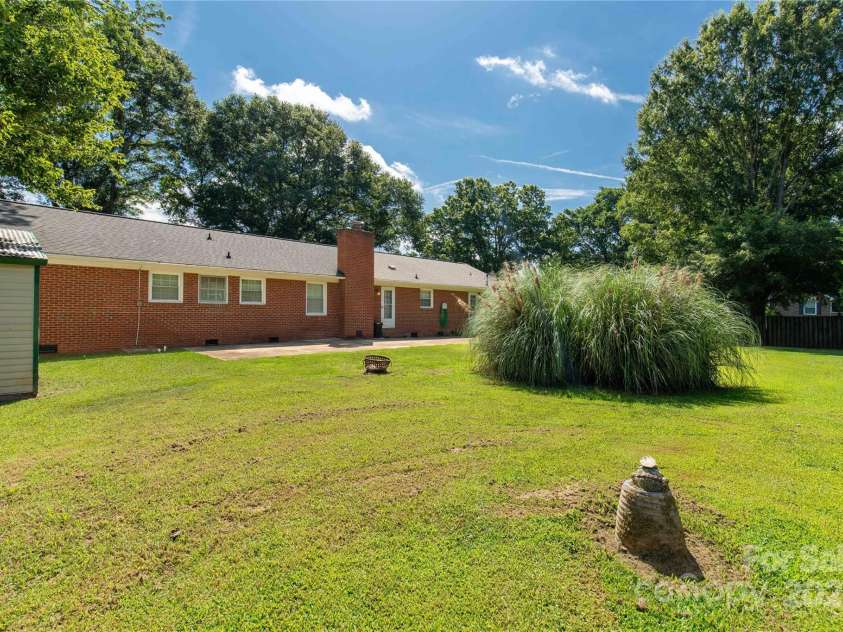 981 Ragin Lane, Rock Hill, SC 29732.  MLS# CAR4282745, YatesRealty ID 31799. 