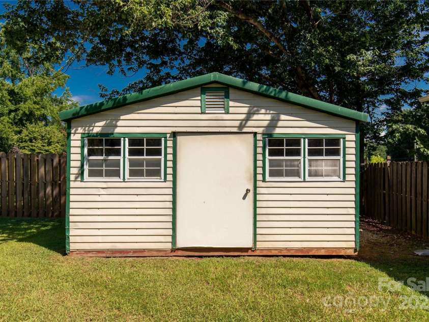 981 Ragin Lane, Rock Hill, SC 29732.  MLS# CAR4282745, YatesRealty ID 31799. 