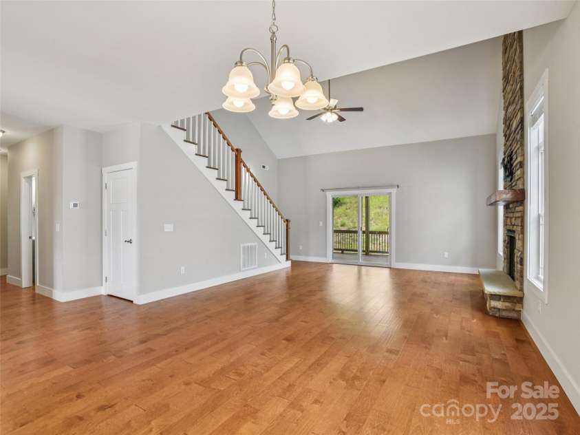 64 Leyland Circle, Hendersonville, NC 28792.  MLS# CAR4308400, YatesRealty ID 318. 