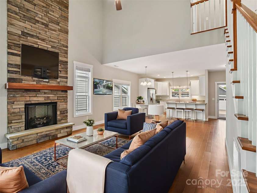 64 Leyland Circle, Hendersonville, NC 28792.  MLS# CAR4308400, YatesRealty ID 318. 