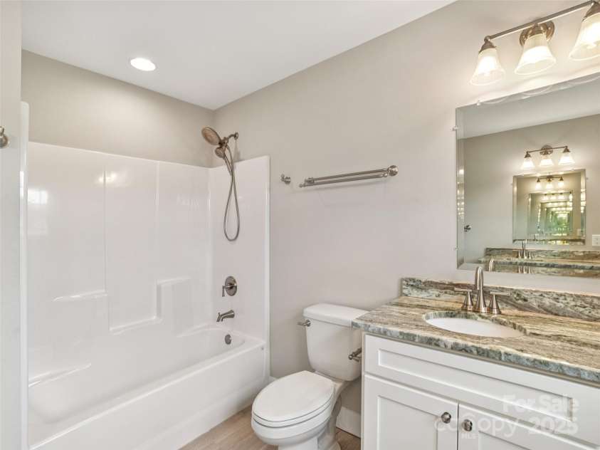 64 Leyland Circle, Hendersonville, NC 28792.  MLS# CAR4308400, YatesRealty ID 318. 