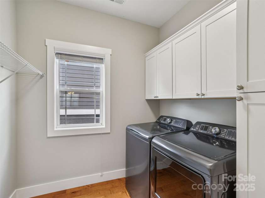 64 Leyland Circle, Hendersonville, NC 28792.  MLS# CAR4308400, YatesRealty ID 318. 