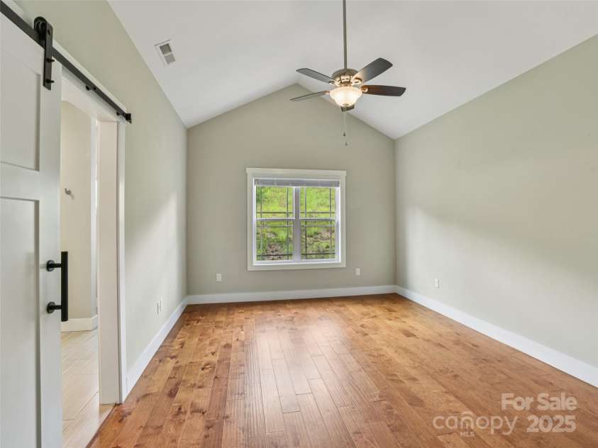 64 Leyland Circle, Hendersonville, NC 28792.  MLS# CAR4308400, YatesRealty ID 318. 