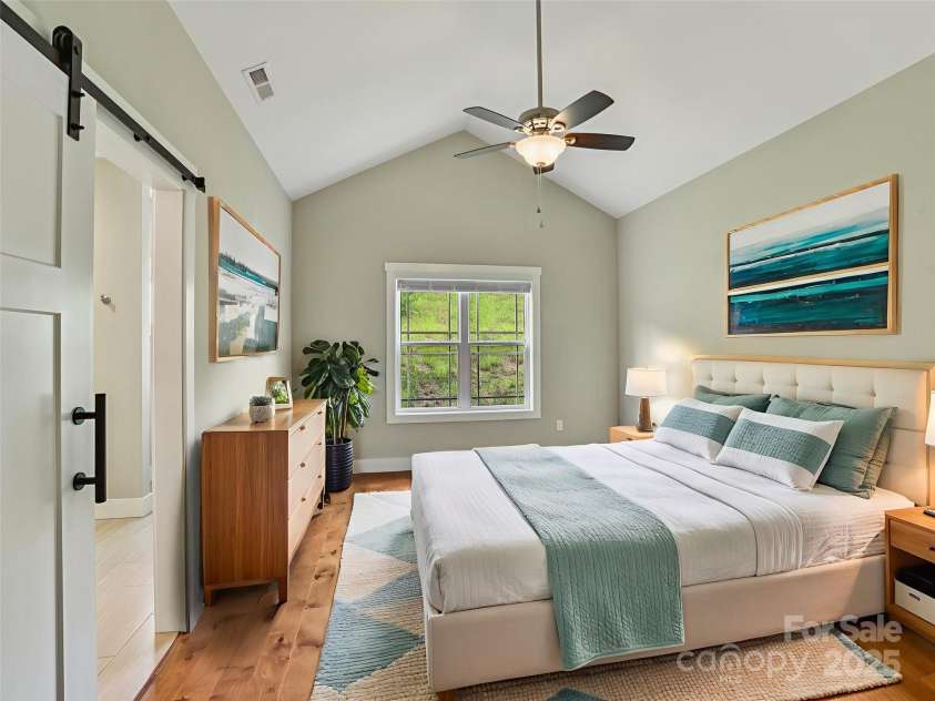 64 Leyland Circle, Hendersonville, NC 28792.  MLS# CAR4308400, YatesRealty ID 318. 