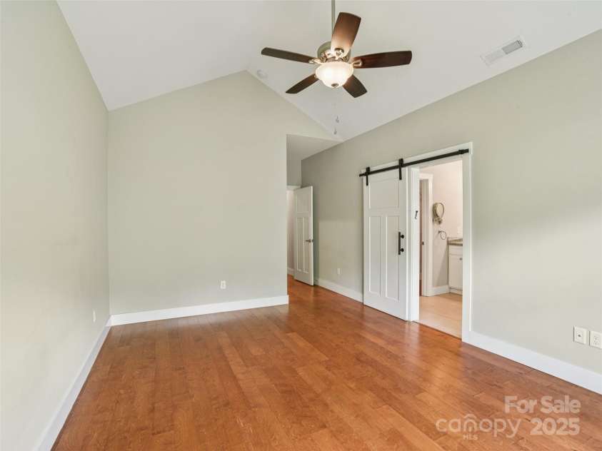 64 Leyland Circle, Hendersonville, NC 28792.  MLS# CAR4308400, YatesRealty ID 318. 