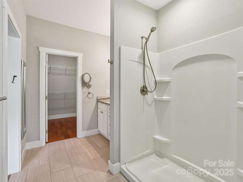 64 Leyland Circle, Hendersonville, NC 28792.  MLS# CAR4308400, YatesRealty ID 318. 