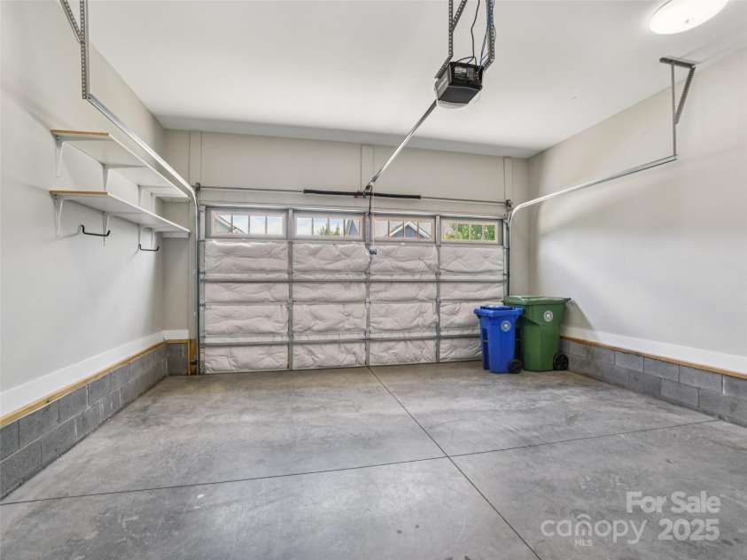 64 Leyland Circle, Hendersonville, NC 28792.  MLS# CAR4308400, YatesRealty ID 318. 