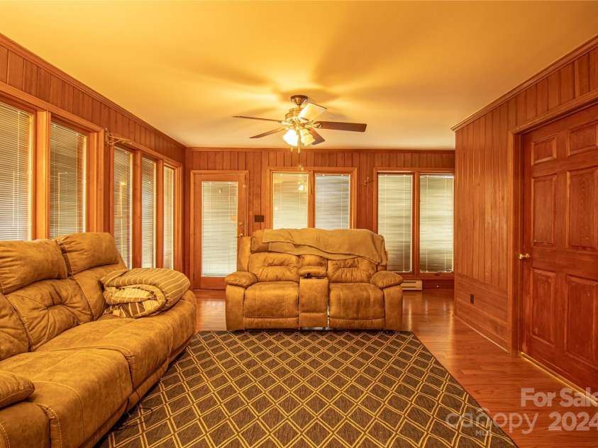 654 Meadowlark Drive, Winston Salem, NC 27106.  MLS# CAR4206176, YatesRealty ID 318. 