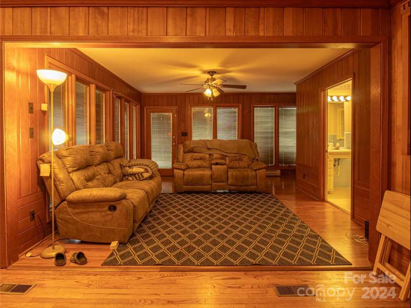 654 Meadowlark Drive, Winston Salem, NC 27106.  MLS# CAR4206176, YatesRealty ID 318. 