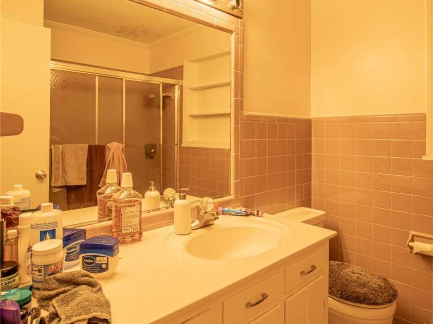 654 Meadowlark Drive, Winston Salem, NC 27106.  MLS# CAR4206176, YatesRealty ID 318. 