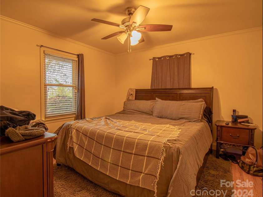 654 Meadowlark Drive, Winston Salem, NC 27106.  MLS# CAR4206176, YatesRealty ID 318. 