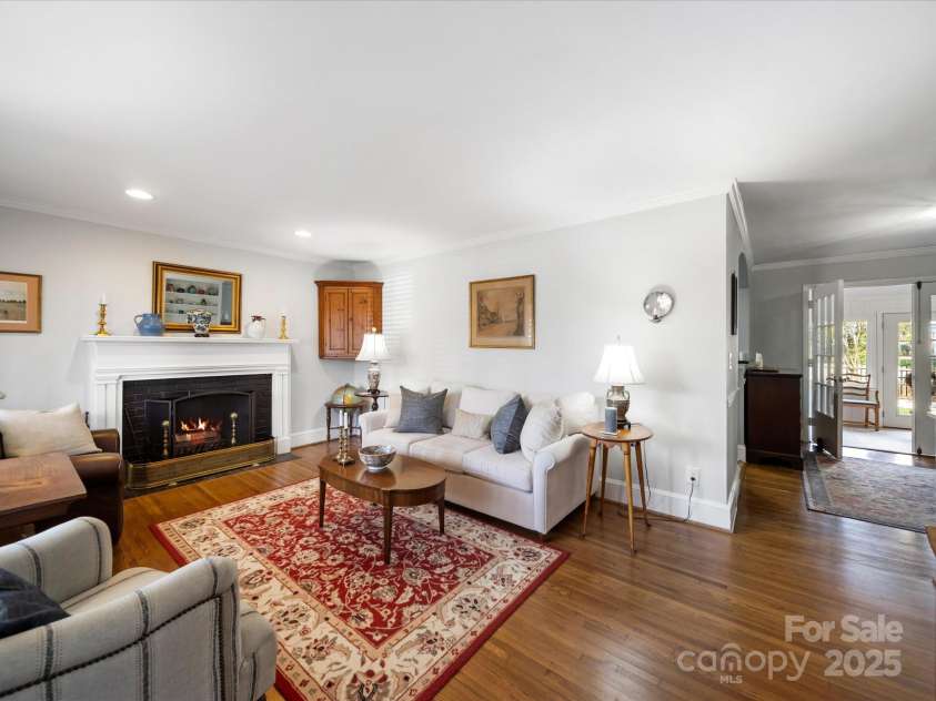 1623 Geneva Court, Charlotte, NC 28209.  MLS# CAR4235982, YatesRealty ID 3180. 