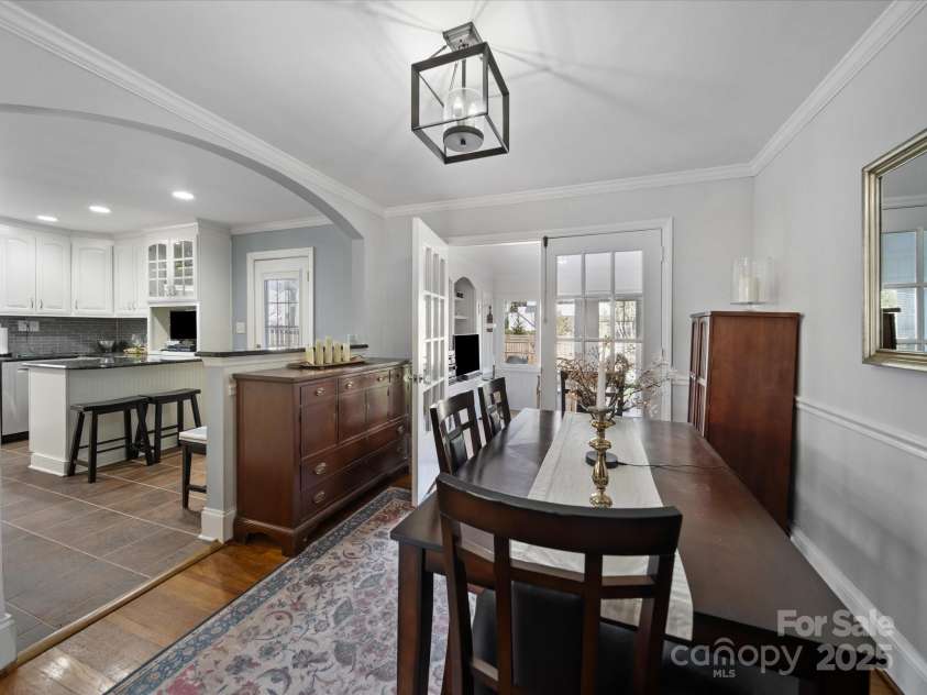 1623 Geneva Court, Charlotte, NC 28209.  MLS# CAR4235982, YatesRealty ID 3180. 