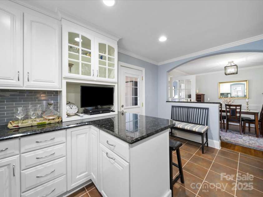1623 Geneva Court, Charlotte, NC 28209.  MLS# CAR4235982, YatesRealty ID 3180. 