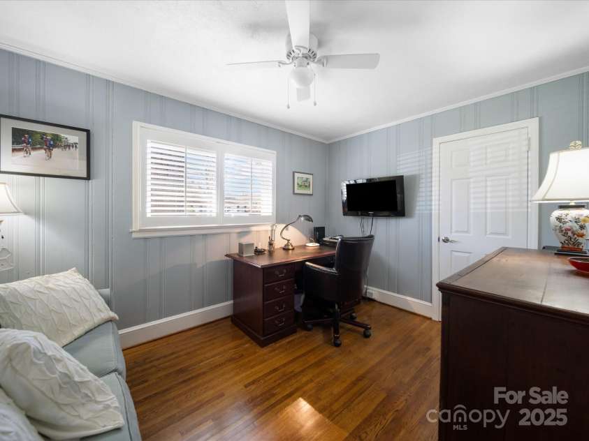 1623 Geneva Court, Charlotte, NC 28209.  MLS# CAR4235982, YatesRealty ID 3180. 