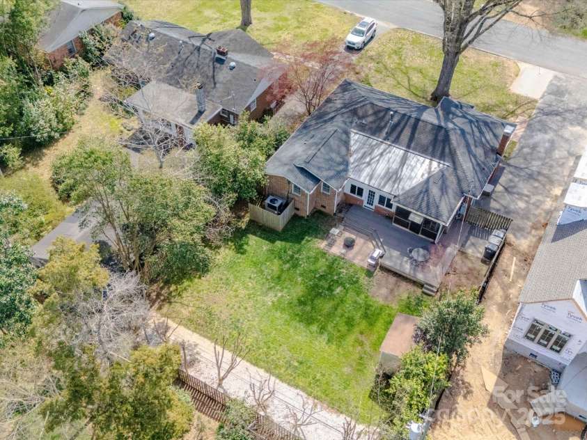 1623 Geneva Court, Charlotte, NC 28209.  MLS# CAR4235982, YatesRealty ID 3180. 