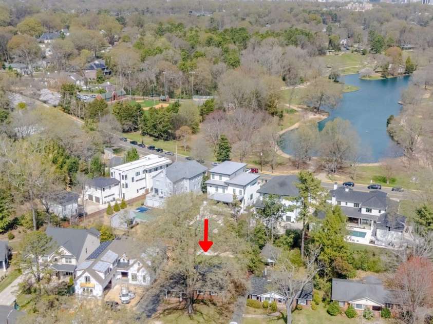 1623 Geneva Court, Charlotte, NC 28209.  MLS# CAR4235982, YatesRealty ID 3180. 