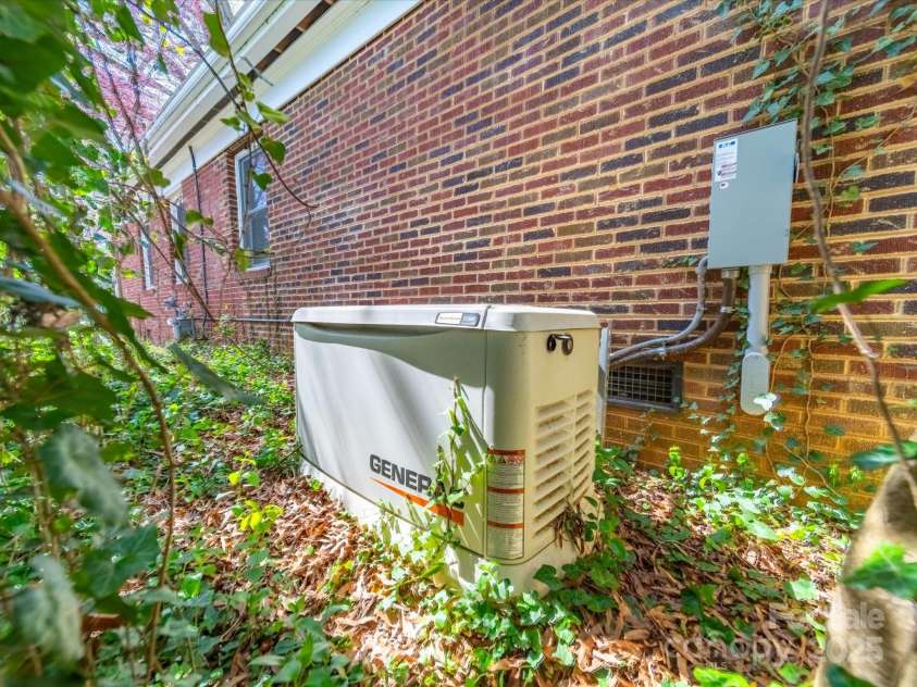 1623 Geneva Court, Charlotte, NC 28209.  MLS# CAR4235982, YatesRealty ID 3180. Back-up generator