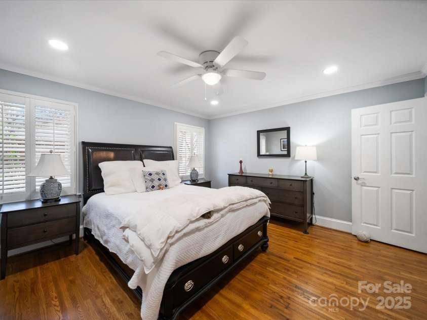 1623 Geneva Court, Charlotte, NC 28209.  MLS# CAR4235982, YatesRealty ID 3180. Primary Bedroom