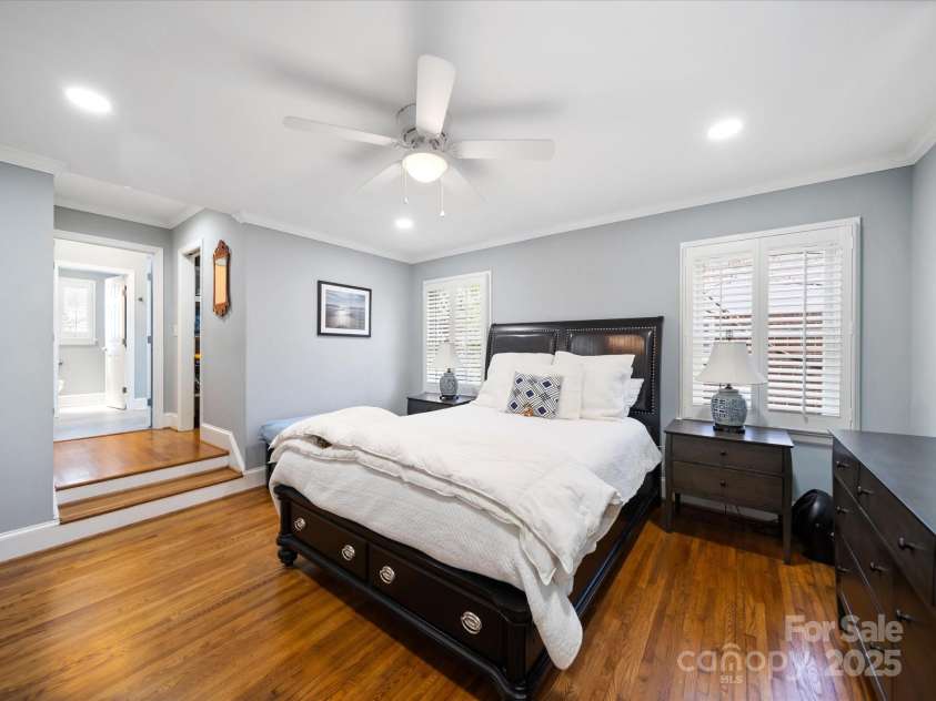 1623 Geneva Court, Charlotte, NC 28209.  MLS# CAR4235982, YatesRealty ID 3180. Primary bedroom