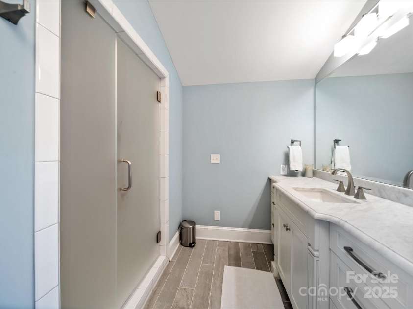 1623 Geneva Court, Charlotte, NC 28209.  MLS# CAR4235982, YatesRealty ID 3180. Steam shower