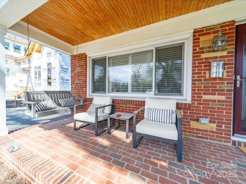 1623 Geneva Court, Charlotte, NC 28209.  MLS# CAR4235982, YatesRealty ID 3180. Welcome Home!