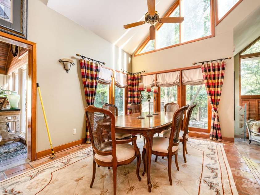 2116 8th Street Drive, Hickory, NC 28601.  MLS# CAR4311833, YatesRealty ID 3180. 