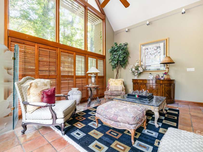 2116 8th Street Drive, Hickory, NC 28601.  MLS# CAR4311833, YatesRealty ID 3180. 