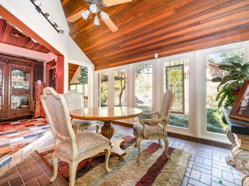 2116 8th Street Drive, Hickory, NC 28601.  MLS# CAR4311833, YatesRealty ID 3180. 