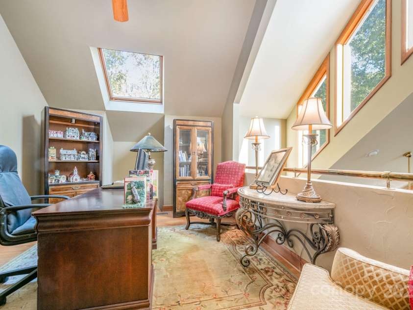 2116 8th Street Drive, Hickory, NC 28601.  MLS# CAR4311833, YatesRealty ID 3180. 