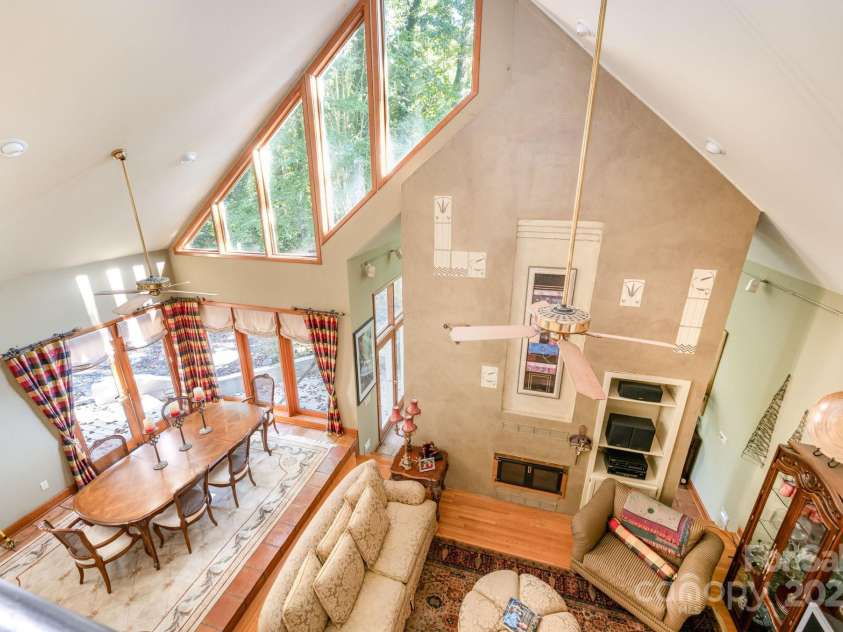 2116 8th Street Drive, Hickory, NC 28601.  MLS# CAR4311833, YatesRealty ID 3180. 