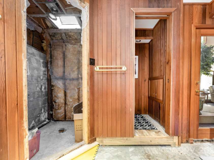 2116 8th Street Drive, Hickory, NC 28601.  MLS# CAR4311833, YatesRealty ID 3180. 