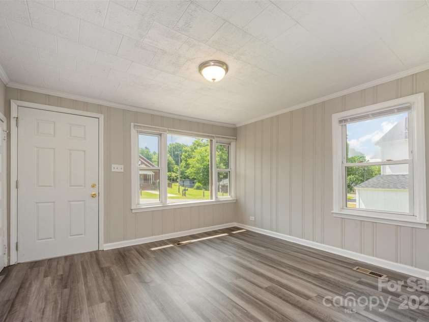 202 Pinchback Avenue, Bessemer City, NC 28016.  MLS# CAR4277000, YatesRealty ID 31800. 