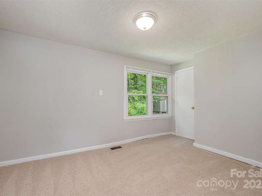 202 Pinchback Avenue, Bessemer City, NC 28016.  MLS# CAR4277000, YatesRealty ID 31800. 