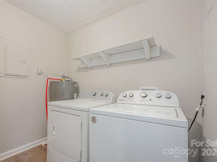 202 Pinchback Avenue, Bessemer City, NC 28016.  MLS# CAR4277000, YatesRealty ID 31800. 