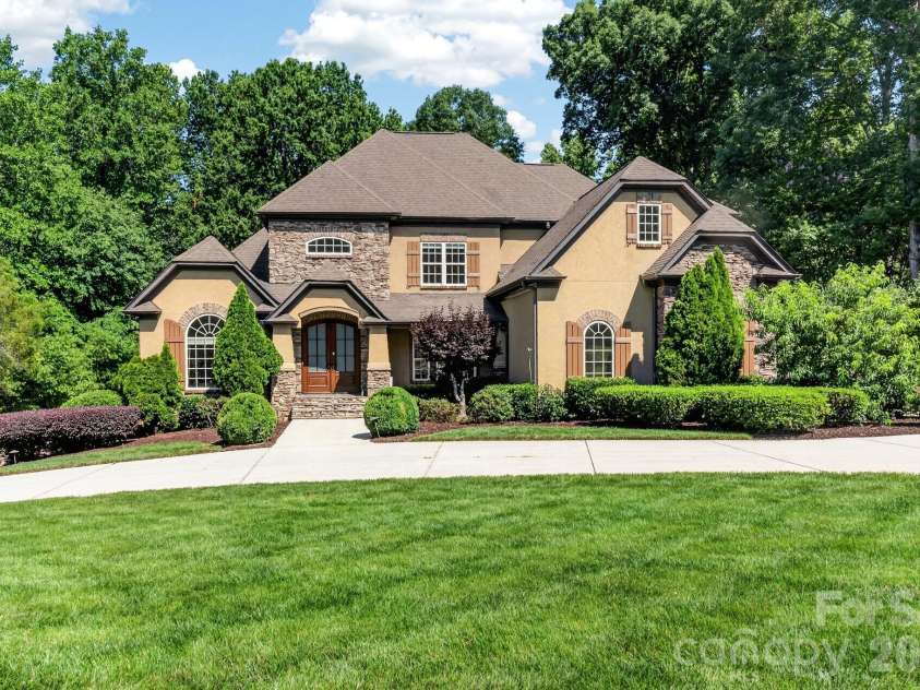 6543 Robin Hollow Drive, Mint Hill, NC 28227.  MLS# CAR4385077, YatesRealty ID 31800. 