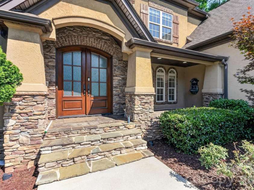 6543 Robin Hollow Drive, Mint Hill, NC 28227.  MLS# CAR4385077, YatesRealty ID 31800. 