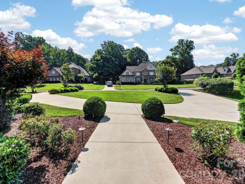 6543 Robin Hollow Drive, Mint Hill, NC 28227.  MLS# CAR4385077, YatesRealty ID 31800. 
