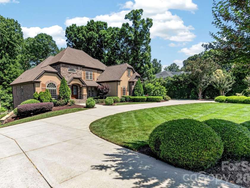 6543 Robin Hollow Drive, Mint Hill, NC 28227.  MLS# CAR4385077, YatesRealty ID 31800. 