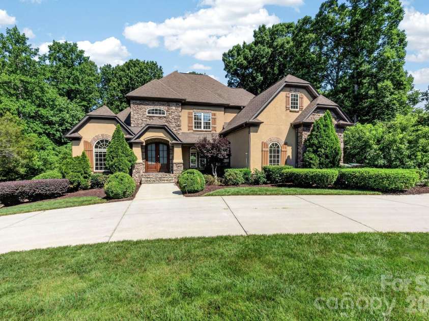 6543 Robin Hollow Drive, Mint Hill, NC 28227.  MLS# CAR4385077, YatesRealty ID 31800. 