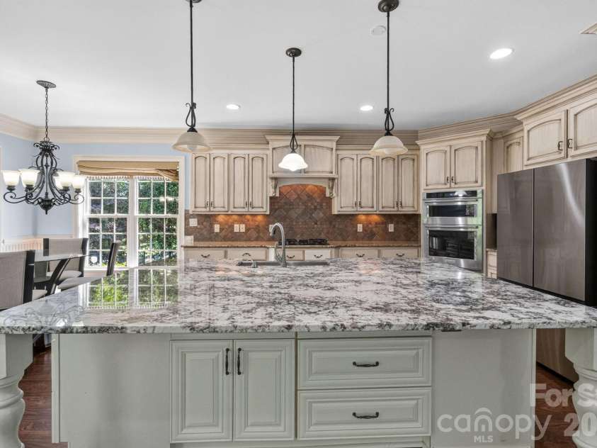 6543 Robin Hollow Drive, Mint Hill, NC 28227.  MLS# CAR4385077, YatesRealty ID 31800. 